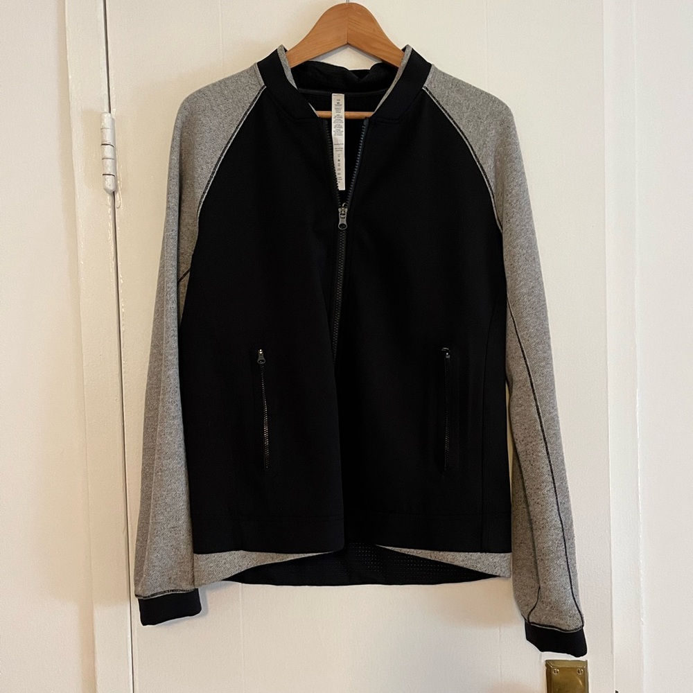 LULULEMON Var-City Black Grey Bomber Jacket Size 10 Laced Black Varsity Fleece.